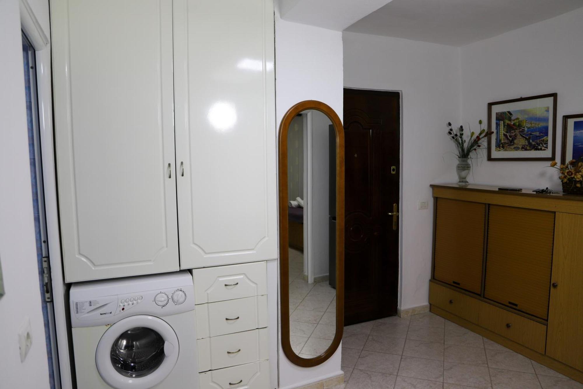 Lola'S Apartament Apartment Berat Exterior photo